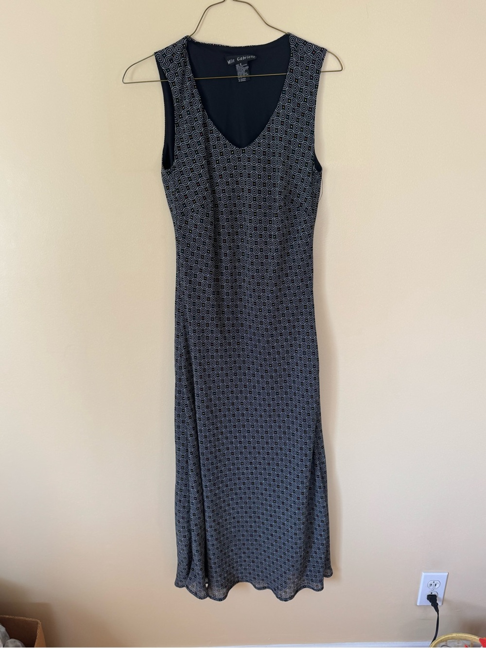 Women’s sleeveless maxi dress